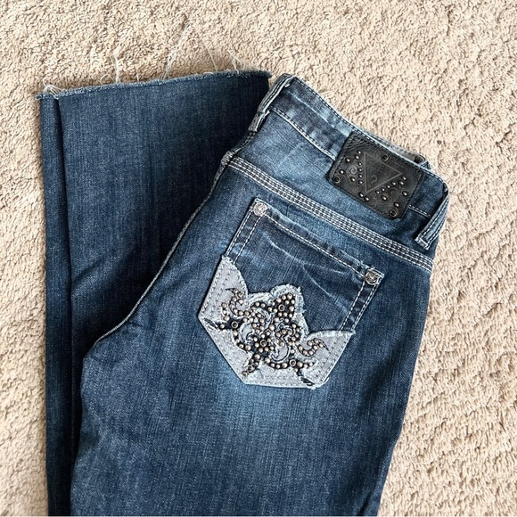 Womens Guess Jeans size 26 Embellished Straight Distressed Frayed Hem Low rise - Picture 4 of 7